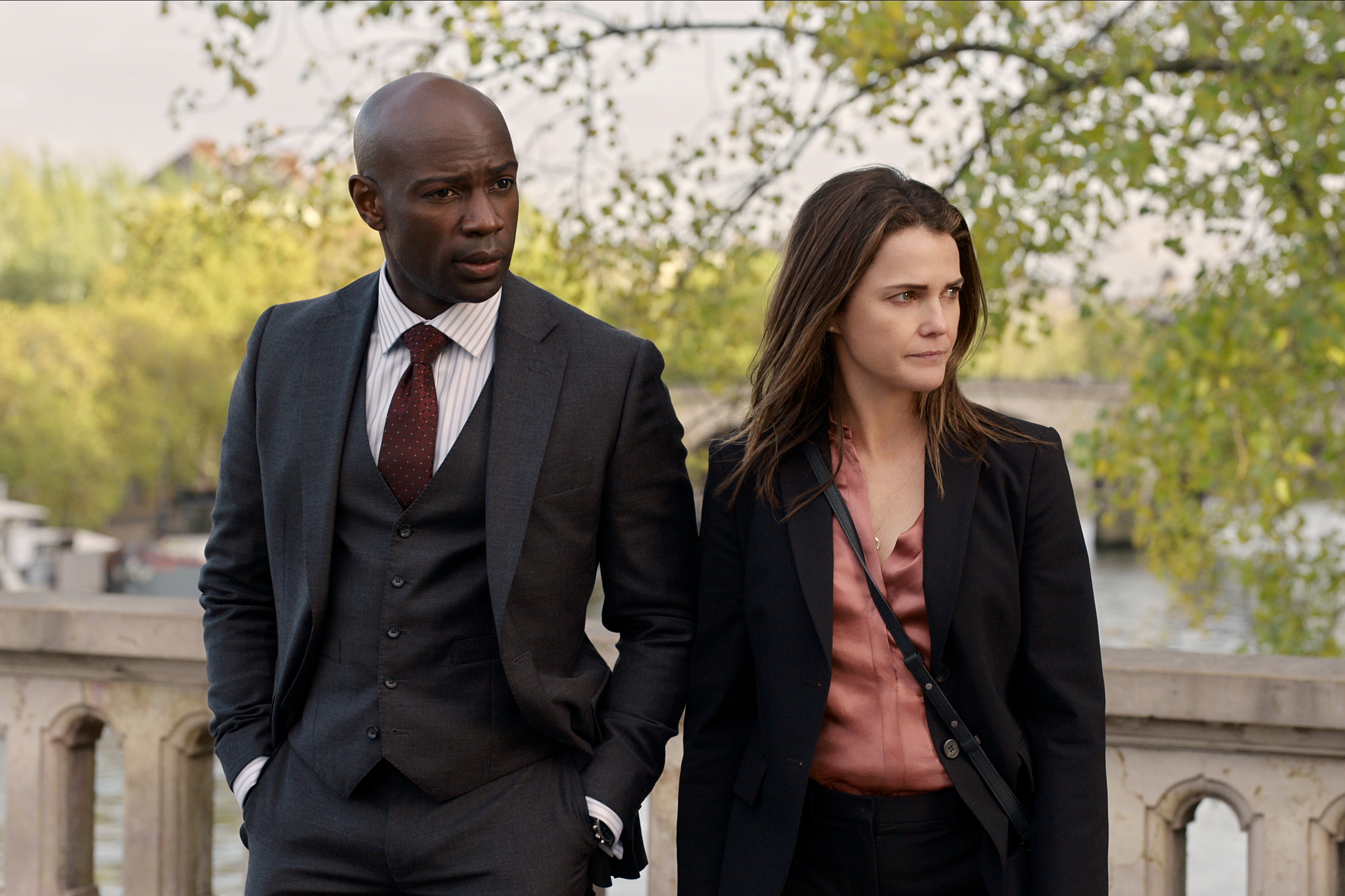Keri Russell Theory suit Vince blouse suit The Diplomat