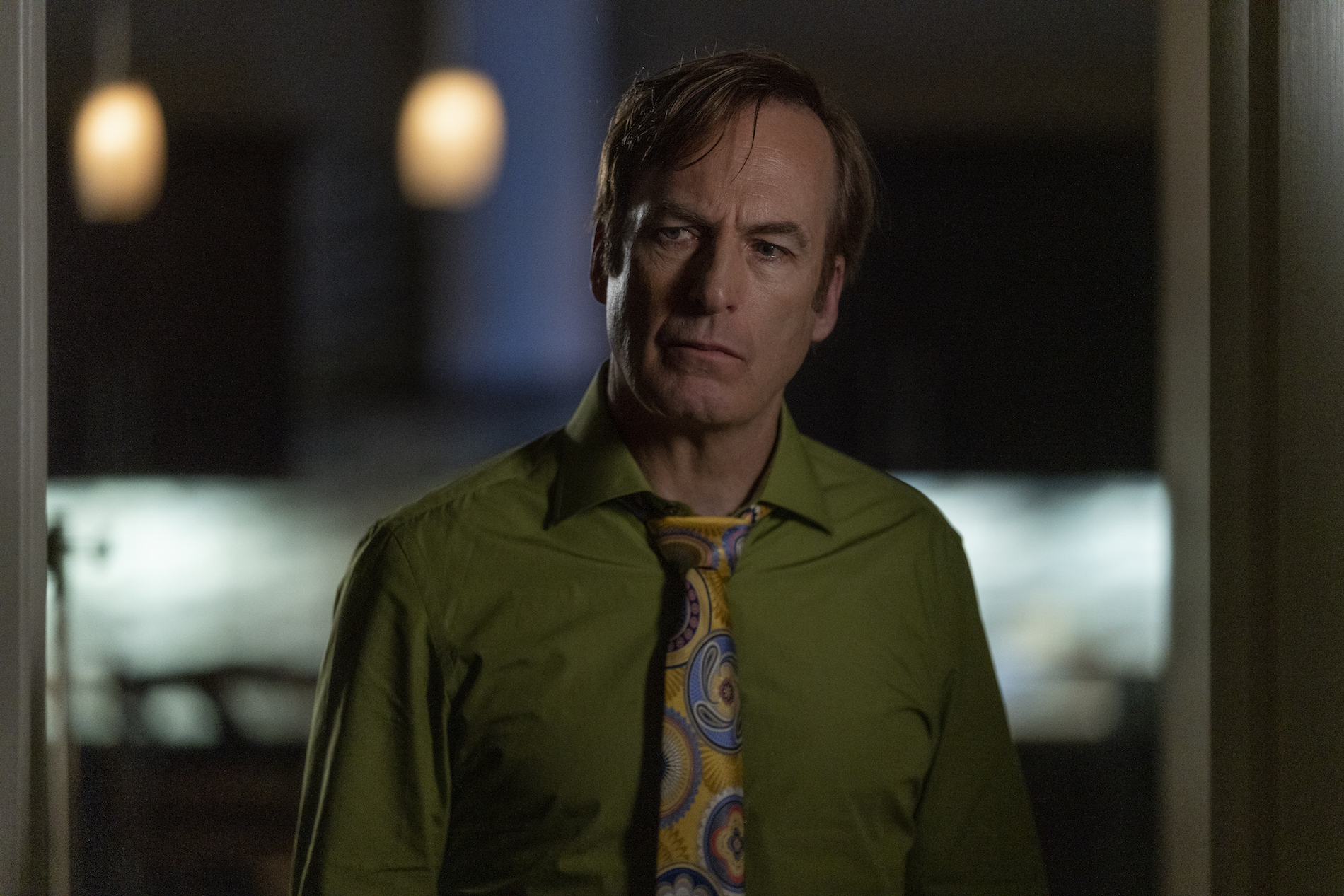Bob Odenkirk as Jimmy McGill - Better Call Saul _ Season 5, Episode 5 - Photo Credit: Greg Lewis/AMC/Sony Pictures Television