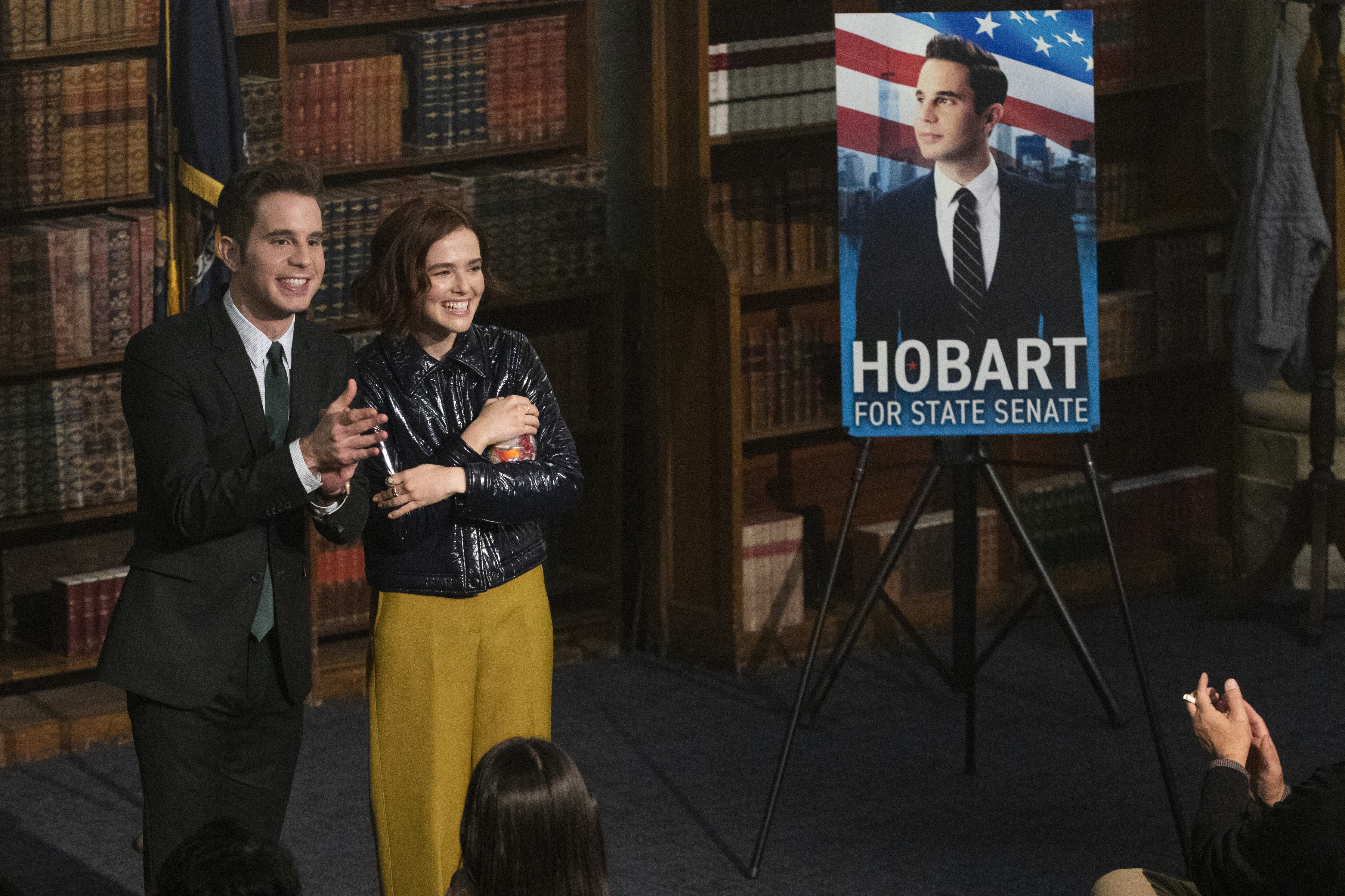 THE POLITICIAN (L to R) BEN PLATT as PAYTON HOBART and ZOEY DEUTCH as INFINITY JACKSON in episode 3 of THE POLITICIAN. Cr. GIOVANNI RUFINO/NETFLIX © 2020