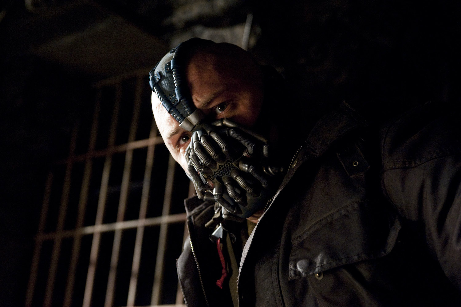 TOM HARDY as Bane in Warner Bros. Picturesí and Legendary Picturesí action thriller ìTHE DARK KNIGHT RISES,î a Warner Bros. Pictures release. TM and © DC Comics