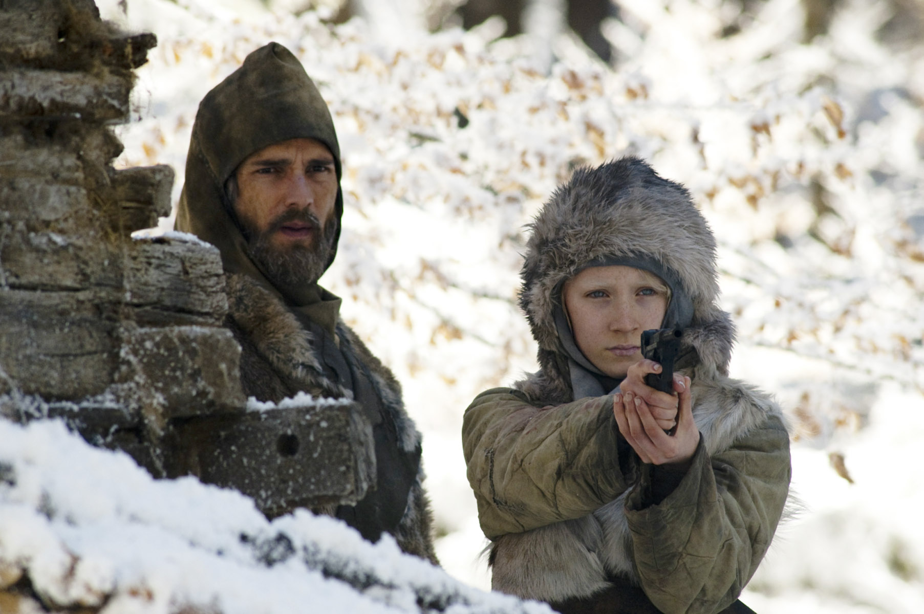 HANNA, Saoirse Ronan (right), 2011. ©Focus Features/courtesy Everett Collection