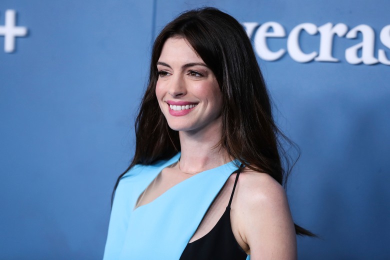 LOS ANGELES, CALIFORNIA, USA - MARCH 17: American actress Anne Hathaway wearing Aquazzura heels and Bulgari jewels arrives at the Global Premiere Of Apple TV+'s 'WeCrashed' held at the Academy Museum of Motion Pictures on March 17, 2022 in Los Angeles, California, United States. (Photo by Xavier Collin/Image Press Agency/Sipa USA)(Sipa via AP Images)