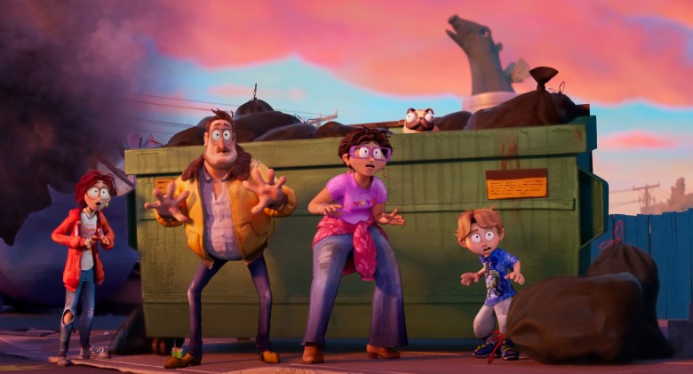 THE MITCHELLS VS. THE MACHINES, from left: Katie Mitchell (voice: Abbi Jacobson), Rick Mitchell (voice Danny McBride), Linda Mitchell (voice: Maya Rudolph), Aaron Mitchell (voice: Mike Rianda), Monchi (Doug the Pug), 2021. © Netflix / Courtesy Everett Collection